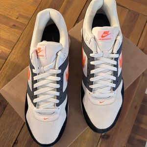 Men’s Air Max Navigate Size 13